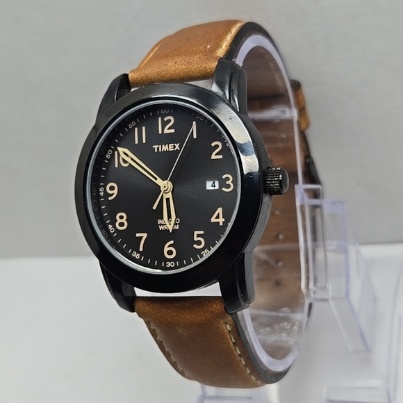Mens Timex Highland Street 39mm Black Date Watch Indiglo Tan Leather New Battery - Picture 2 of 12